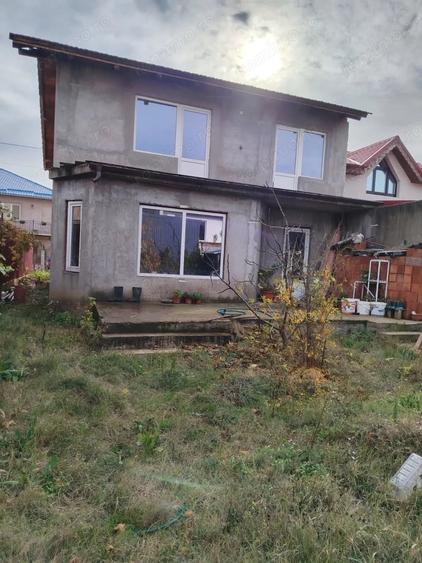 Casă cu 4 camere cu Teren 297 Mp în Central