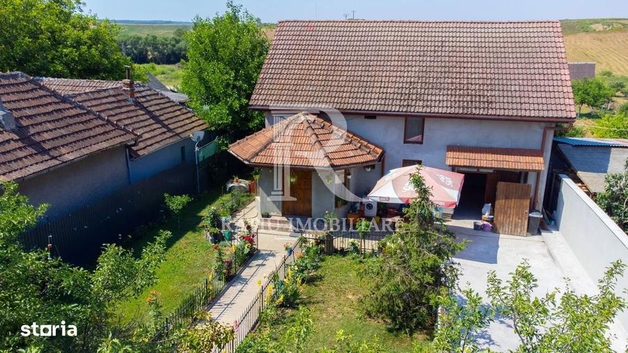 Casă cu 3 camere în Tomnatic