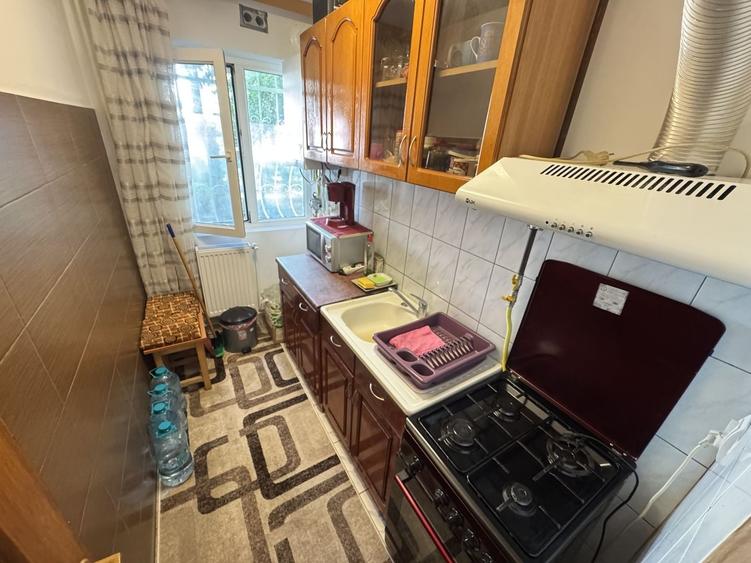 Apartament cu 2 camere semidecomandat, mobilat în Km 4-5