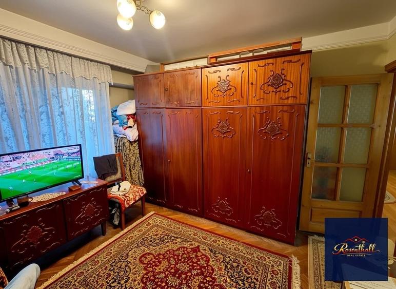 Apartament cu 4 camere decomandat în Central