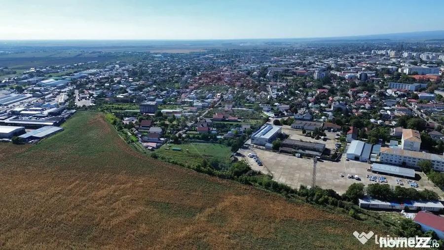 Teren de 6000 mp, în Nord