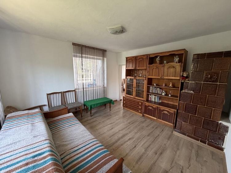 Casă cu 4 camere decomandat în Breb