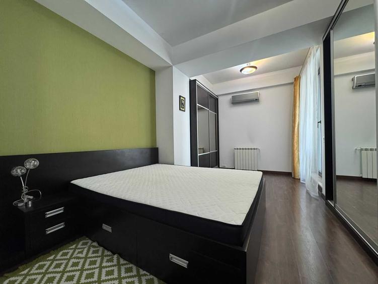 Apartament cu 3 camere semidecomandat în Herăstrău