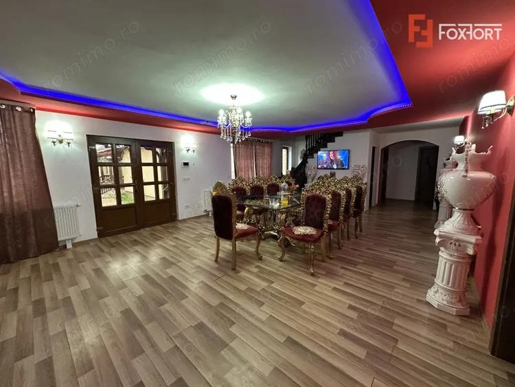 Casă cu 12 camere cu Teren 1560 Mp în Bucovăț (Remetea Mare)