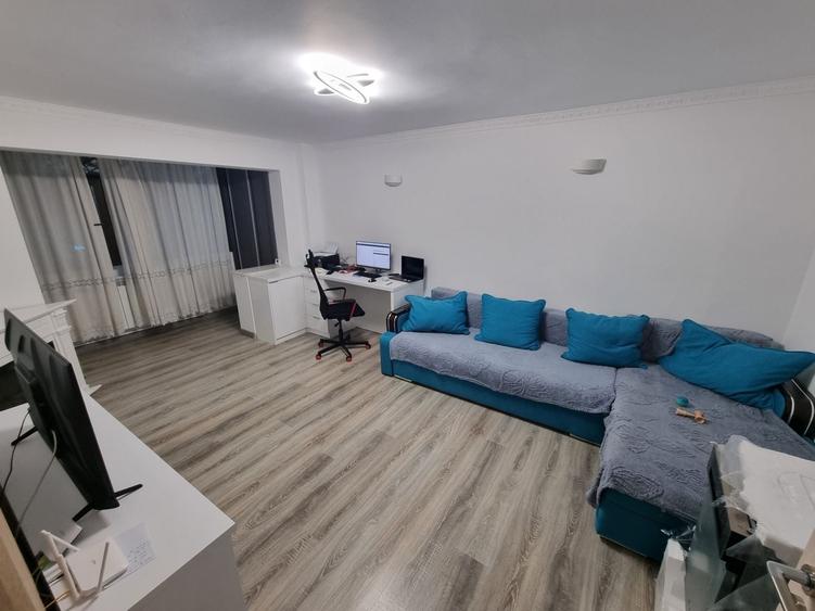 Apartament decomandat 3 camere, zona Tomis Nord - 2
