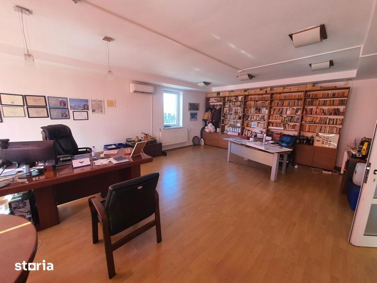 Spațiu comercial, de 1,779.3 mp, în Central