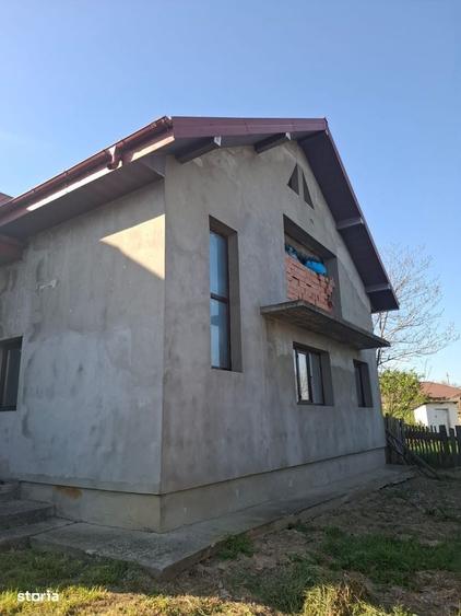 Casă cu 4 camere cu Teren 1118 Mp în Central