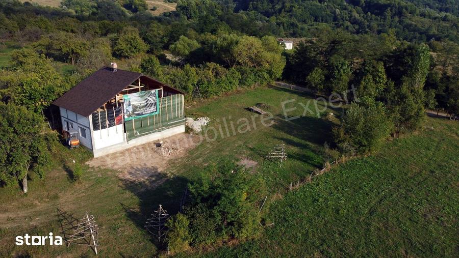 Casă cu 3 camere cu Teren 5200 Mp în Corbeni