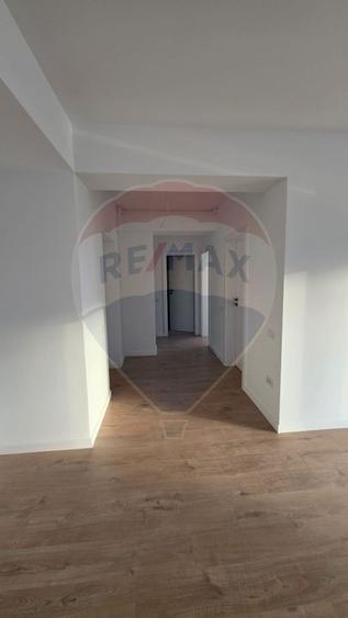 Apartament cu 2 camere decomandat în Tunari