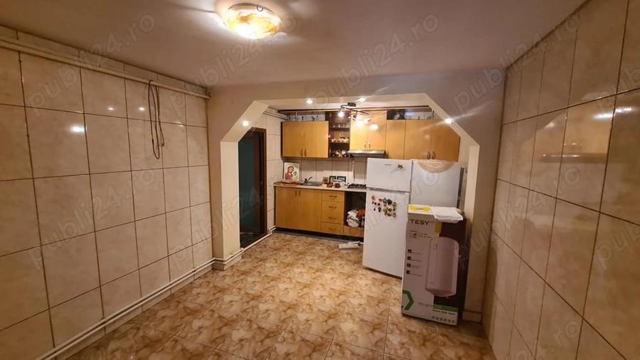 Casă cu 4 camere cu Teren 1730 Mp în Bucești