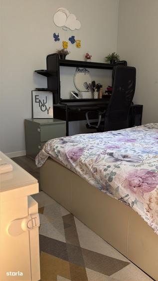 Apartament cu 3 camere decomandat în Drumul Taberei