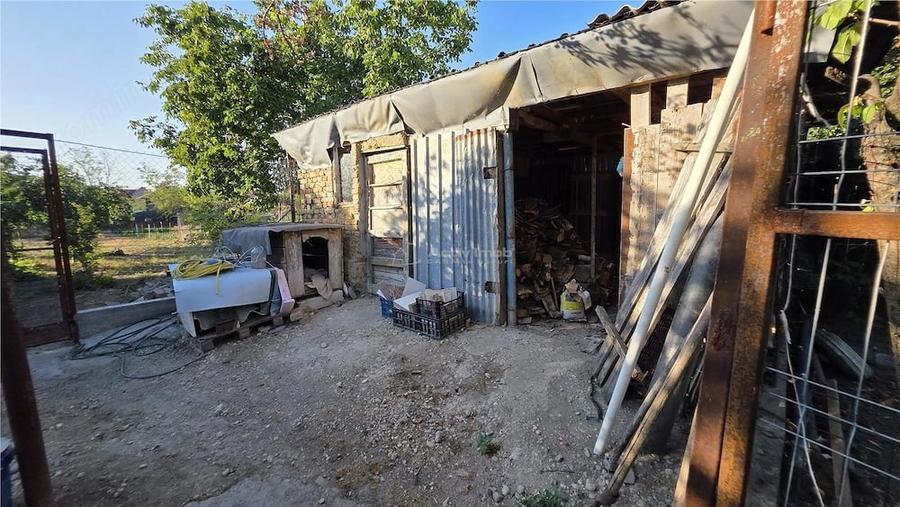 Casă cu 2 camere cu Teren 949 Mp în Pustiniș