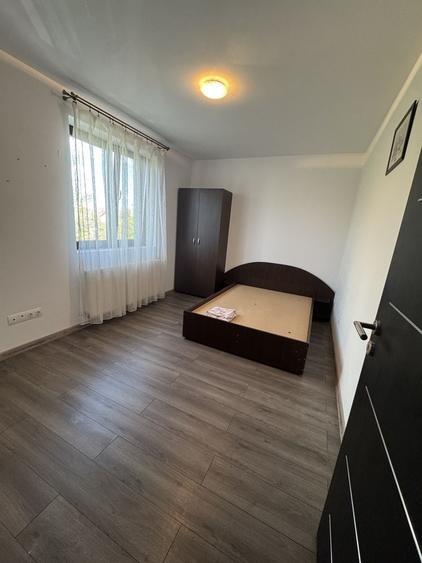 Casă cu 4 camere cu Teren 250 Mp în Central