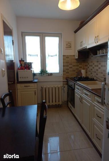 Apartament cu 4 camere decomandat în Gruia