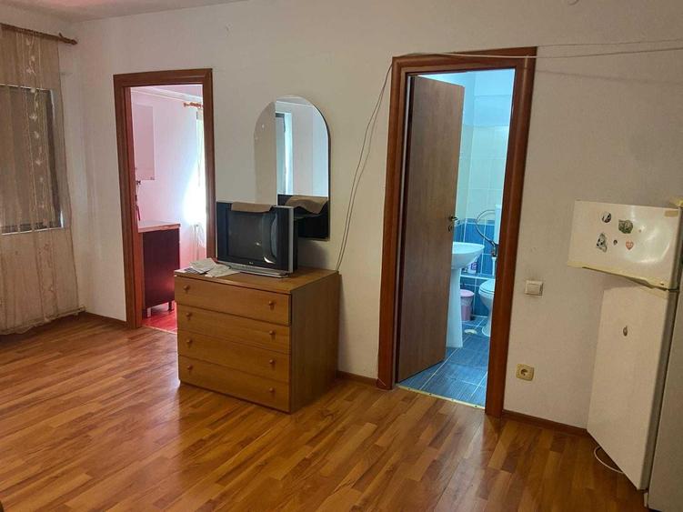 Garsonieră decomandată în Central
