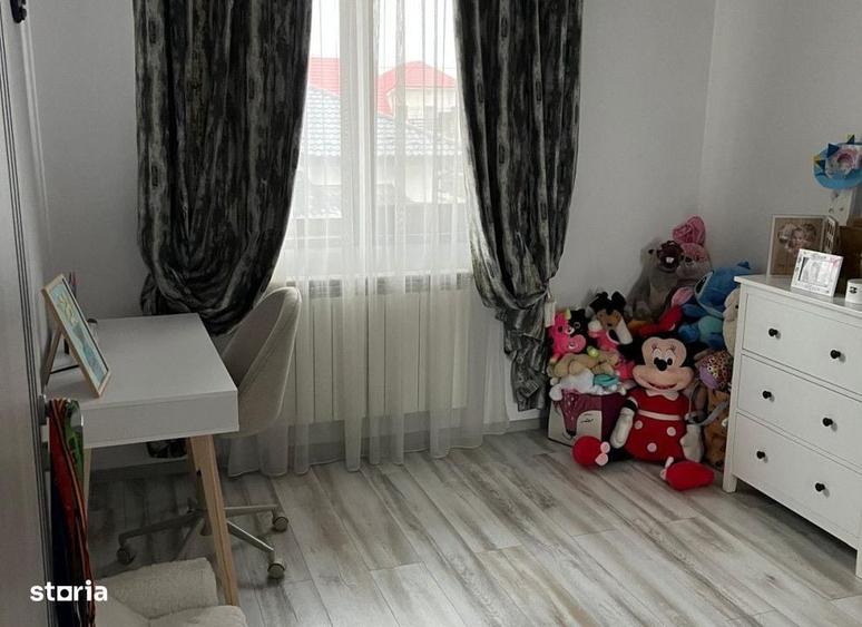 Casă cu 4 camere în Valea Adâncă