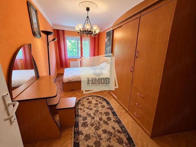 Apartament cu 4 camere decomandat în Central