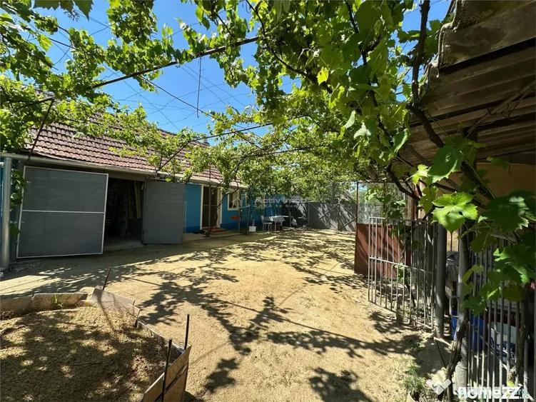Casă cu 2 camere cu Teren 1501 Mp în Birda