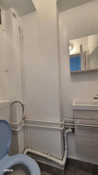 Apartament cu 3 camere decomandat în Romană