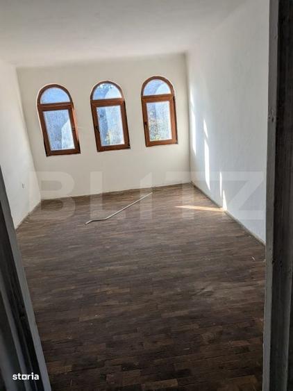 Casă cu 4 camere în Ciupercenii Noi