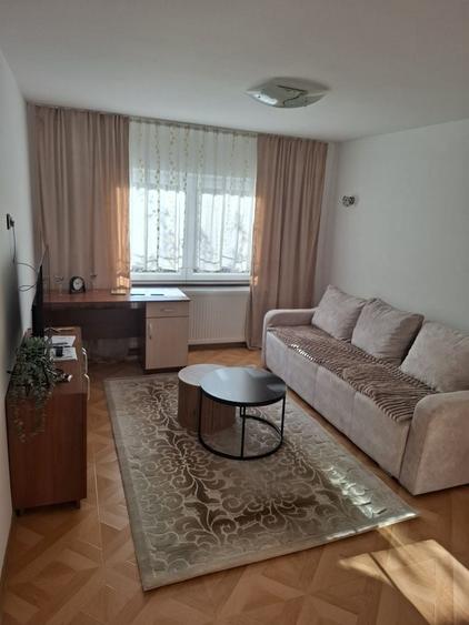 Apartament cu 2 camere decomandat în Micro 17