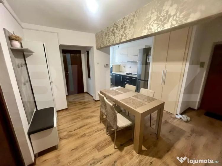 Apartament cu 3 camere semidecomandat în Rogerius