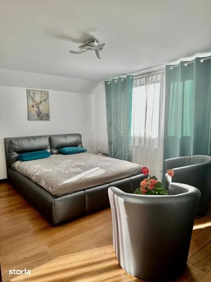 Casă cu 7 camere cu Teren 400 Mp în Zamora