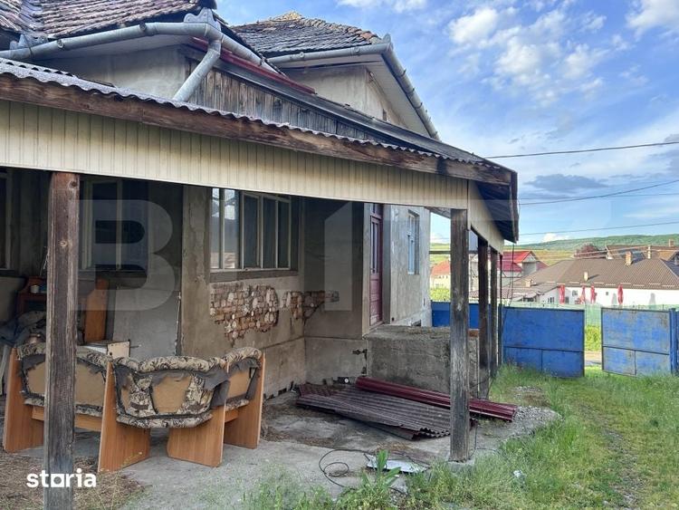 Casă cu 4 camere cu Teren 2000 Mp în Mărișelu