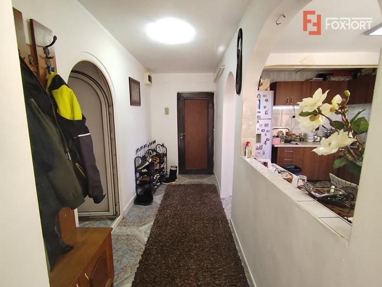Apartament cu 3 camere, mobilat în Vlădeasa