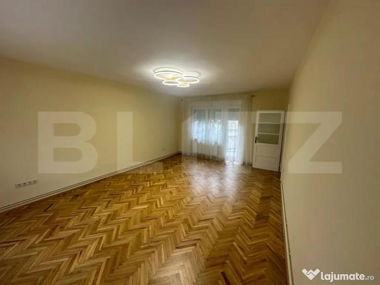 Apartament cu 4 camere decomandat în Titulescu