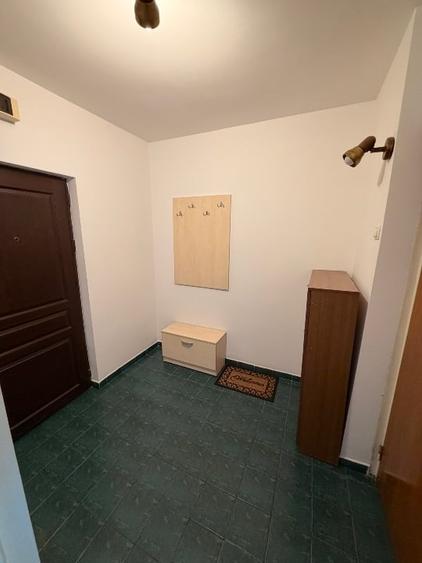 Apartament cu 2 camere semidecomandat, mobilat în Alexandru Obregia