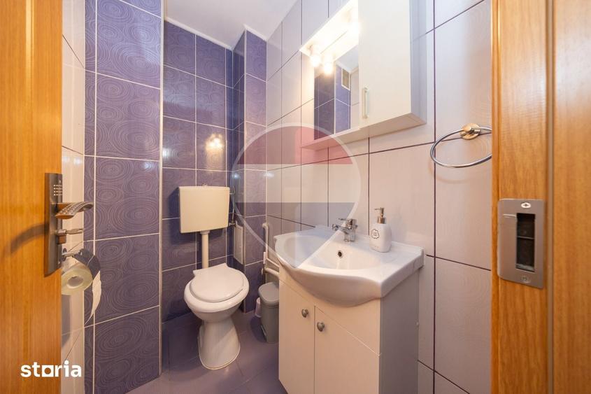 Apartament cu 3 camere decomandat în Tractorul