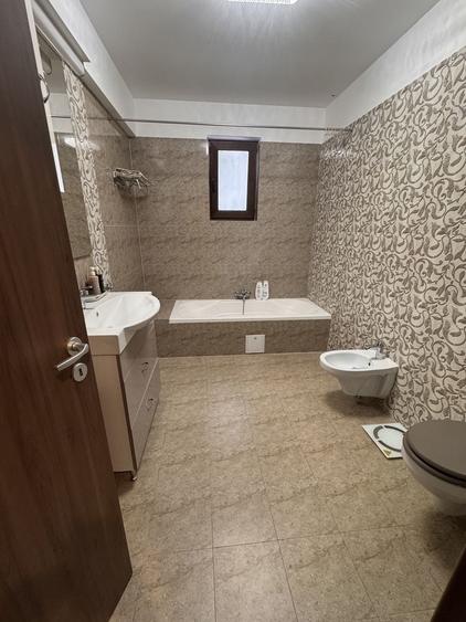 Casă cu 4 camere în Parța