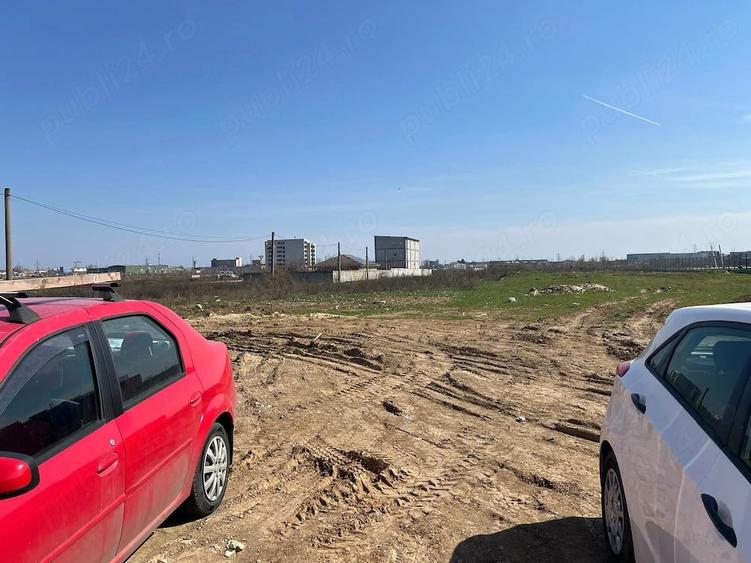 Teren de 5500 mp, în Central