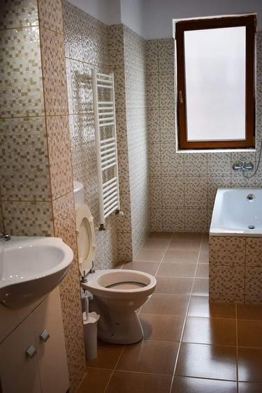 Apartament cu 2 camere semidecomandat în Florești