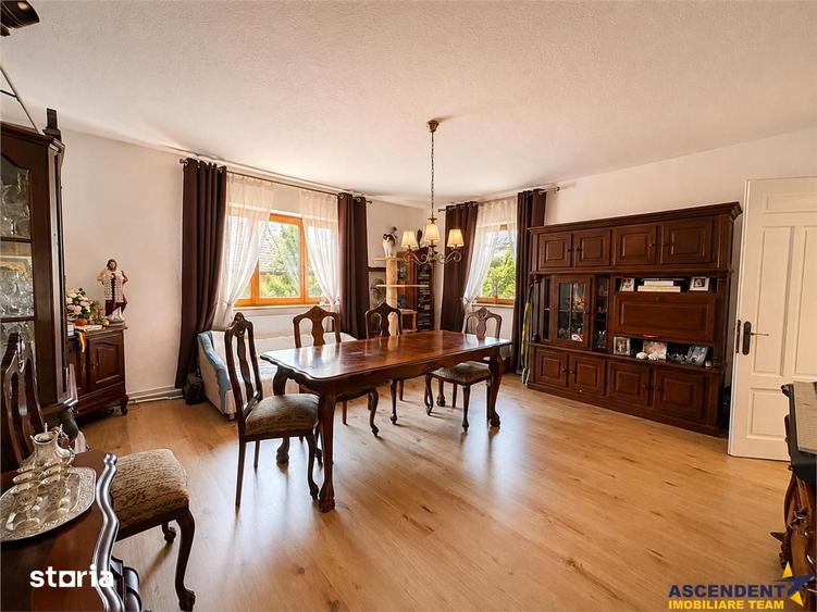 Casă cu 7 camere cu Teren 790 Mp în Central