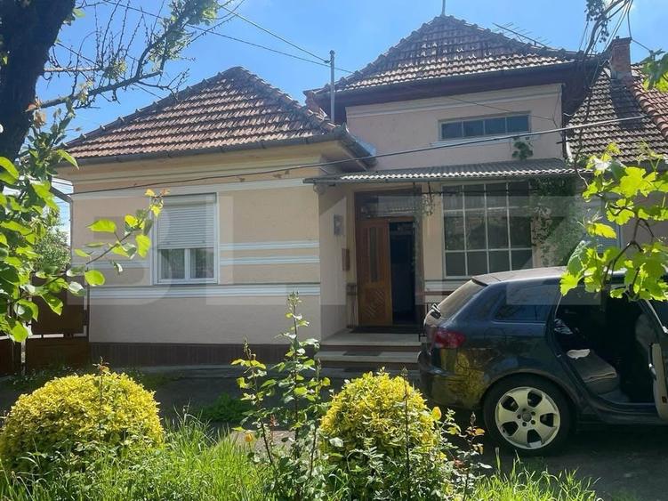 Casă individuală cu 4 camere cu Teren 275 Mp în Sărmașu
