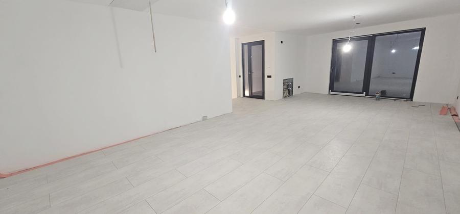 Casă individuală cu 4 camere cu Canalizare în Tineretului