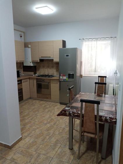 Apartament cu 3 camere decomandat în Dosu Bricii