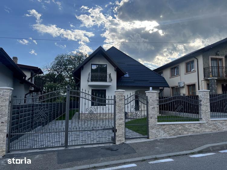 Casă cu 4 camere cu Teren 470 Mp în Cornu