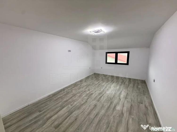 Casă cu 4 camere cu Teren 500 Mp în Malu Mare