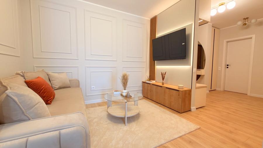 Apartament cu 3 camere semidecomandat în Florești