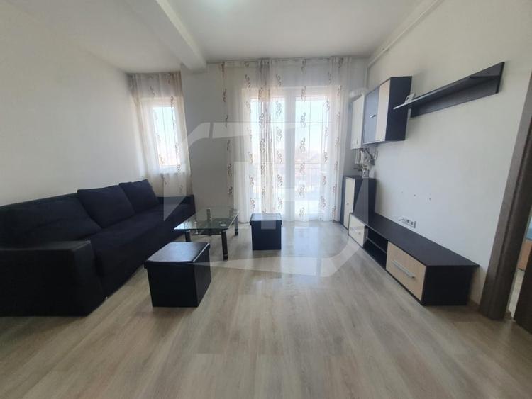 Apartament cu 3 camere semidecomandat, mobilat în Iris
