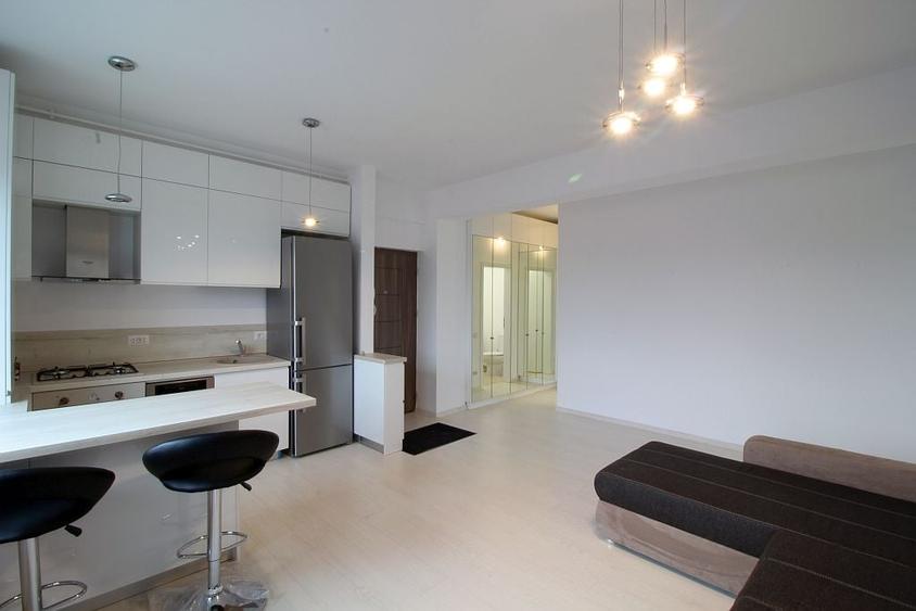 Apartament cu 3 camere decomandat, mobilat în Domenii