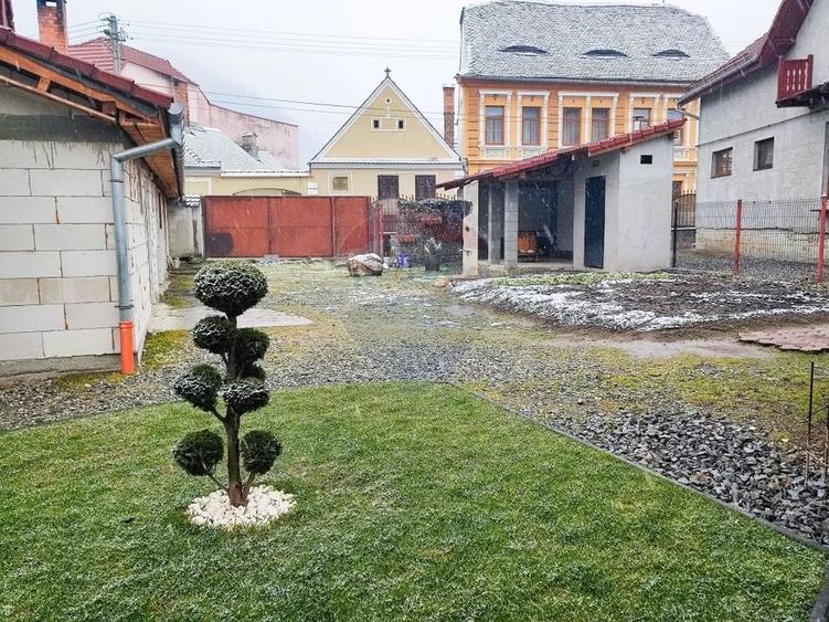 Casă cu 3 camere cu Teren 368 Mp în Sud