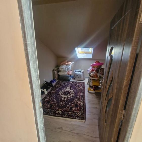 Casă individuală cu 7 camere cu Garaj în Hodoșa
