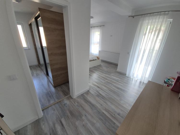 Duplex cu 5 camere cu Canalizare în Gilău