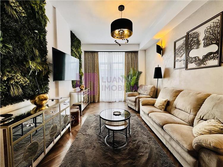 Penthouse cu 3 camere decomandat, mobilat în Lazaret