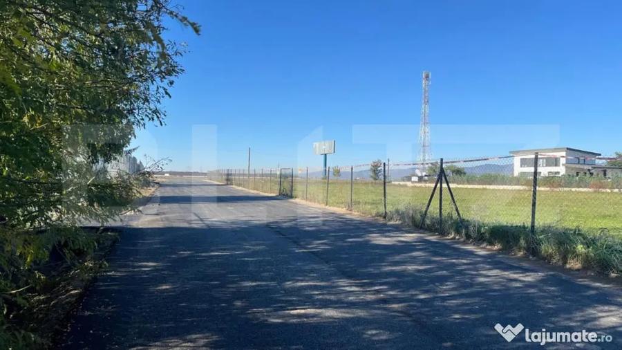Teren de 6700 mp, în Central