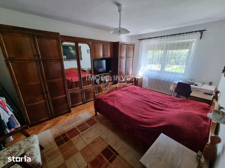 Casă cu 6 camere cu Teren 715 Mp în Cetate